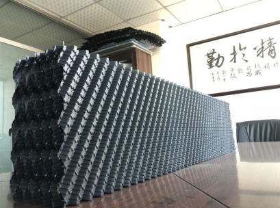 薄如紙的PVC填料居然能站65KG重量的人！